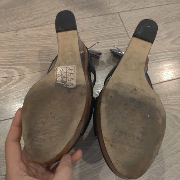 Michael kors wedge leather sandal 6.5 - Picture 4 of 4